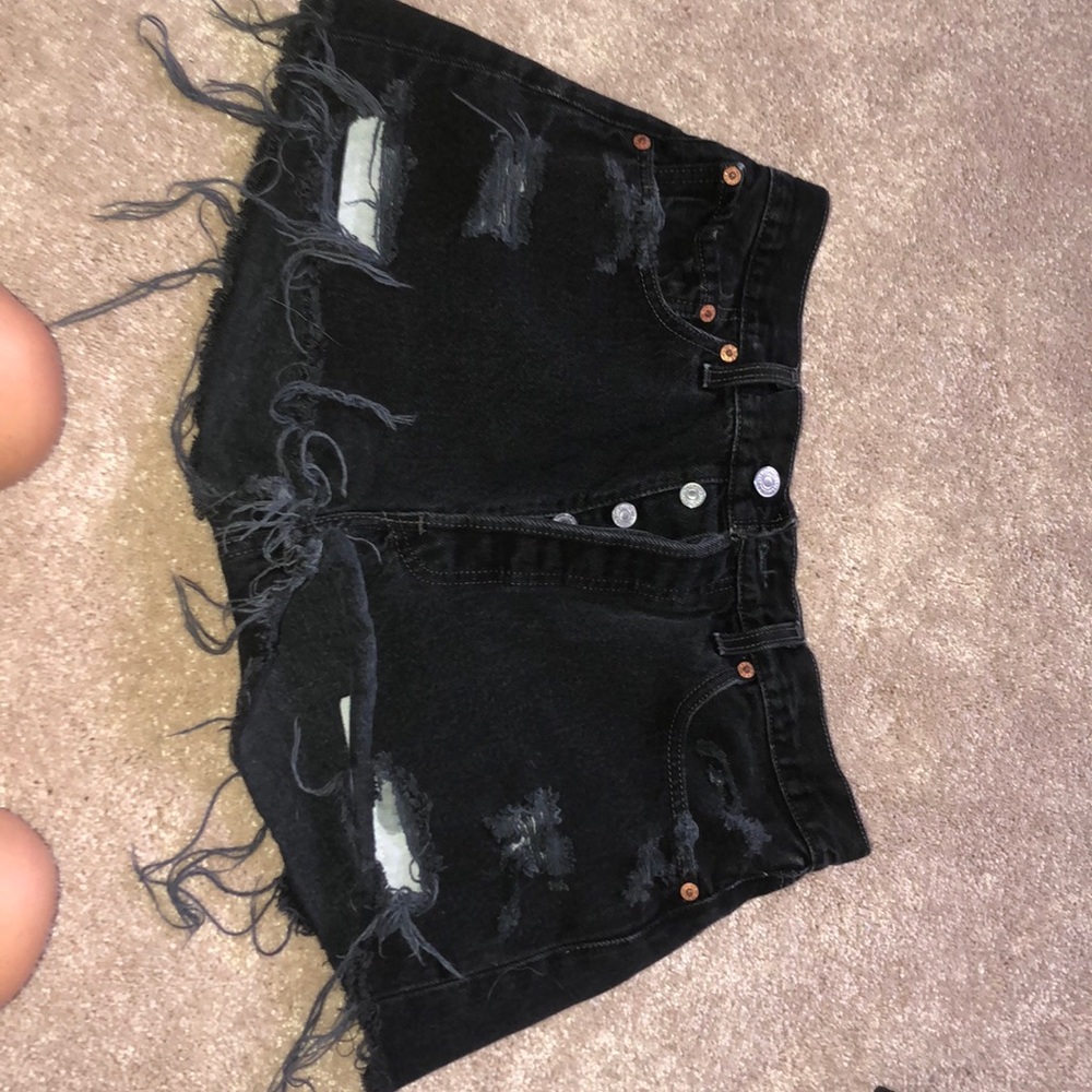 Vintage black Levi’s boyfriend shorts